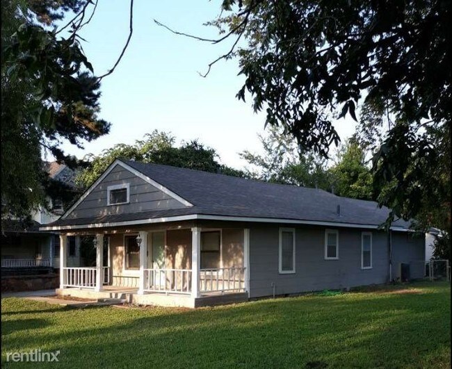 Building Photo - 3 br, 2 bath House - 1008 N Wyandotte
