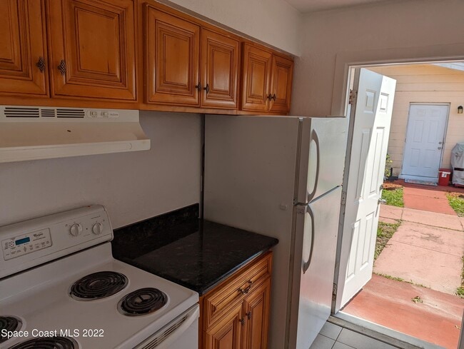 Building Photo - 3645 Barna Ave