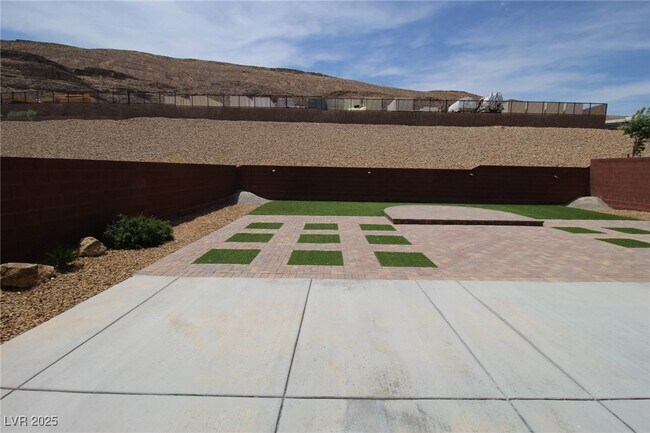 Foto del edificio - 5479 Atrium Woods Ln