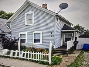 Building Photo - 1809 Rowley Ave