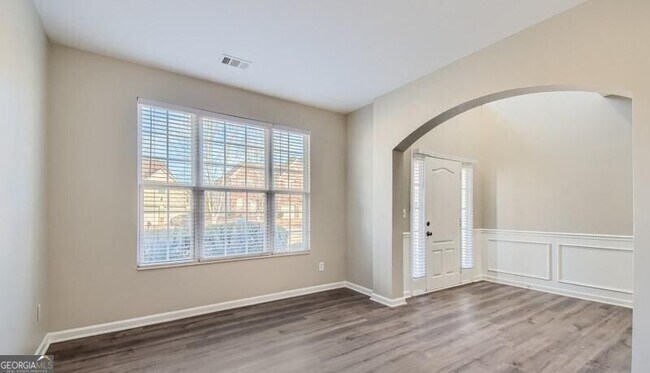 Building Photo - 4367 Rainer Dr