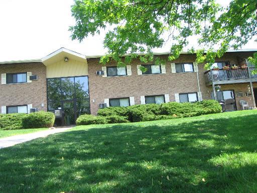 Primary Photo - 7422 Brookdale Dr
