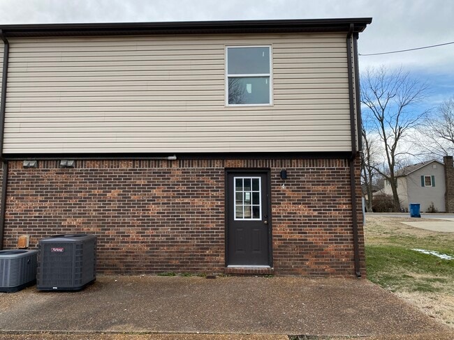 Building Photo - 3400 Maxon Rd