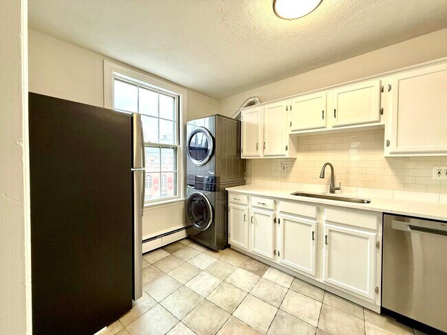 Building Photo - 550 Tremont St