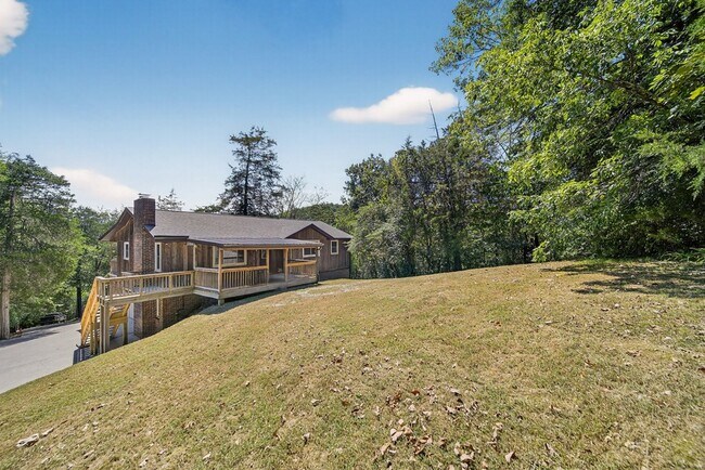 Building Photo - 3390 Tyree Springs Rd