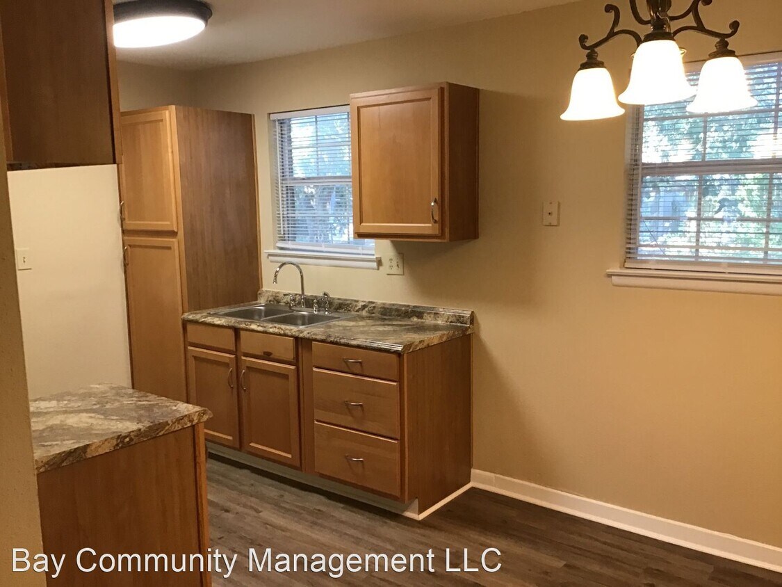 Primary Photo - 3 br, 1.5 bath House - 218 Spencer Drive