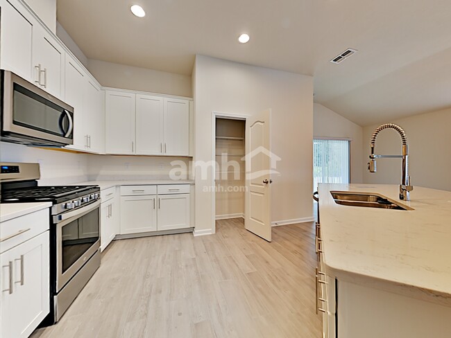 Building Photo - 351 Chasewood Dr