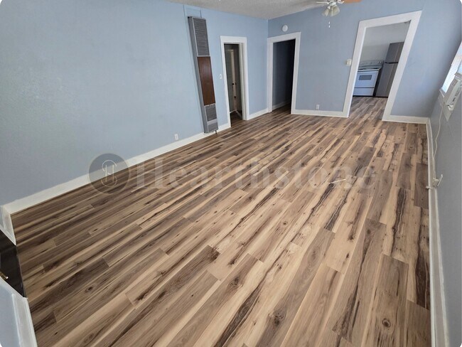 Foto del edificio - 312 S Avenue B