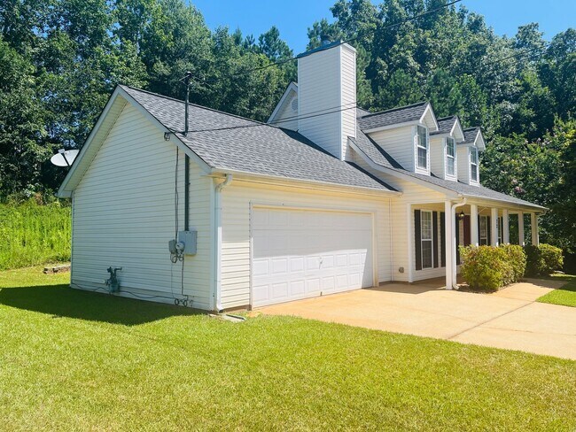 Foto del edificio - Beautiful 3 bedroom, 2 bathroom home located in Grantville! Must see!