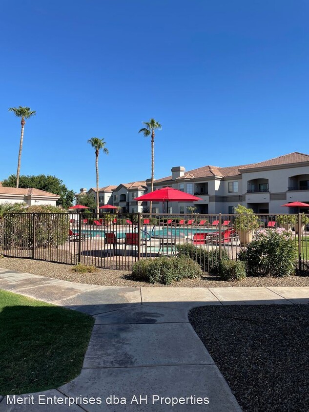 Foto principal - 2 br, 2 bath House - 1941 S PIERPONT DR #1008