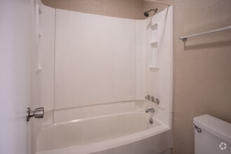 2BR, 1BA 996SF - The Parke at Central