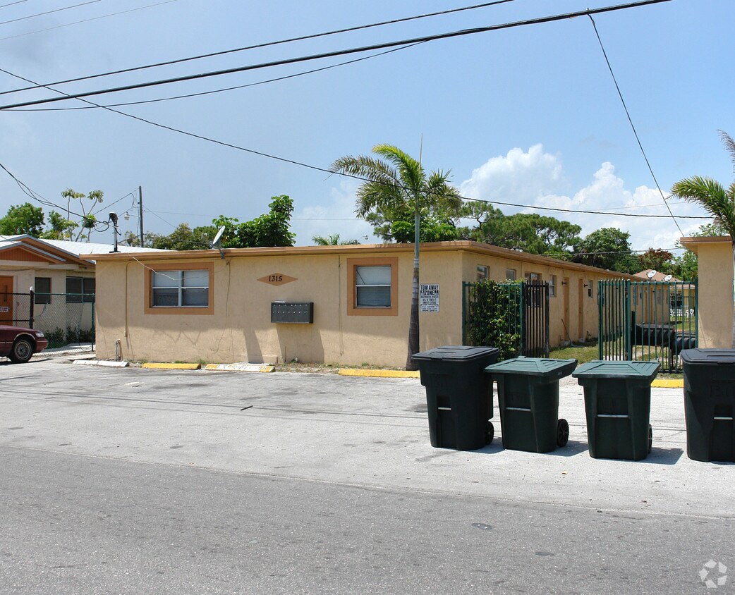 Building Photo - 1311-1315 NW 7th St