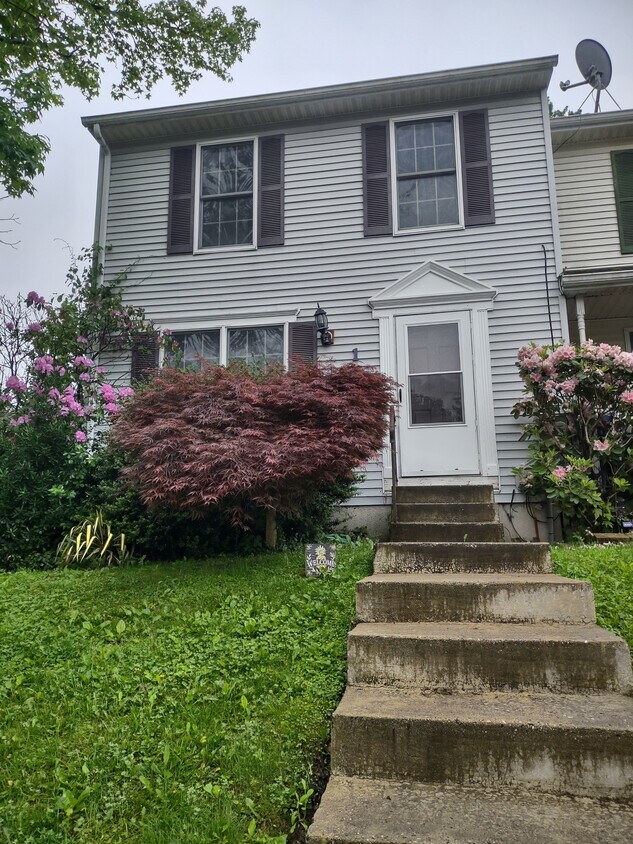 Primary Photo - 1 Cypress Dr