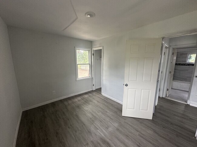 Foto del edificio - 3807 Bassett St