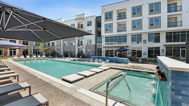 Foto del edificio - 1735 N Greenville Ave