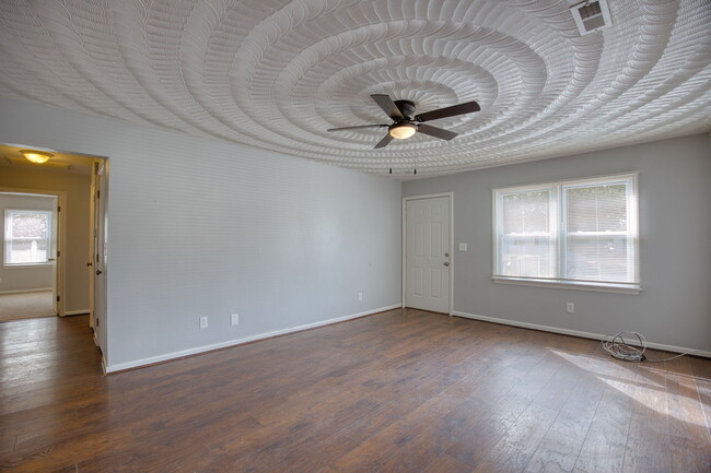 Building Photo - 2902 Princeton Ave