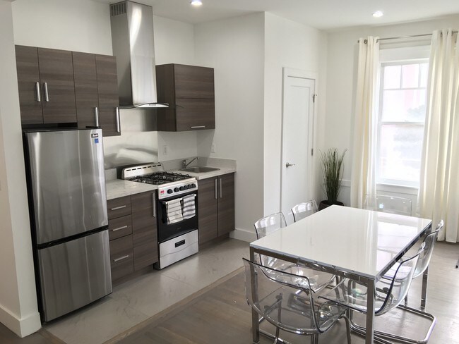 Foto del edificio - 1392 Funston Ave