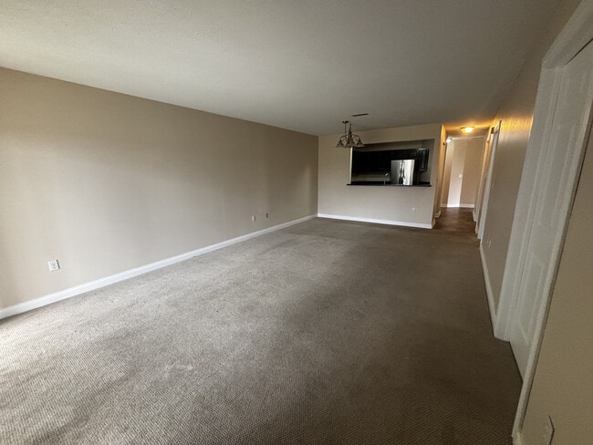 Building Photo - 542 Pewaukee Rd