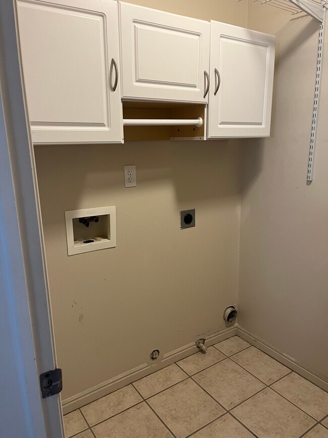 Building Photo - 422 Pheasant Ridge Dr