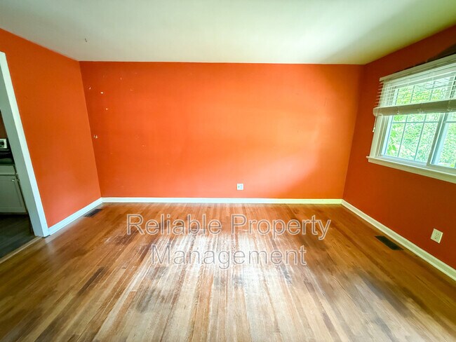 Foto del edificio - 1408 Kelly Rd
