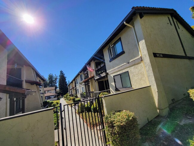 Building Photo - 1139 Bird Ave.