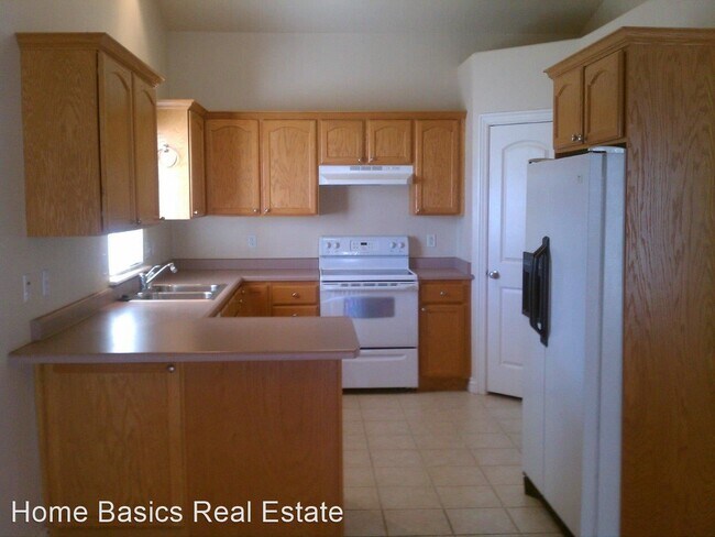 Building Photo - 3 br, 2 bath House - 676 W 1100 S