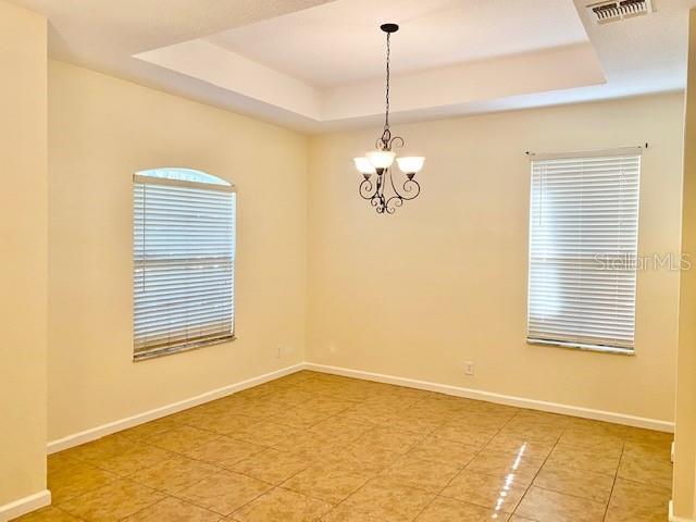 Foto del edificio - 705 Ravenshill Way