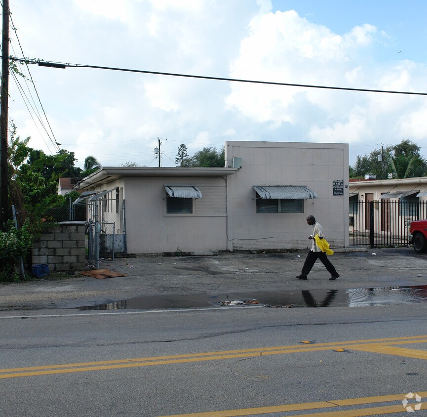 Foto del edificio - 50-60 NW 71st St
