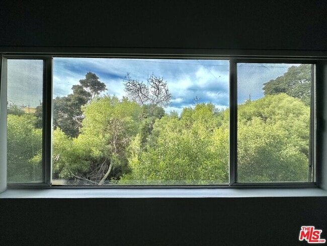 Foto del edificio - 127 Loma Vista St