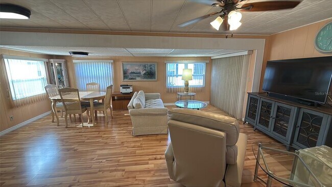 Foto del edificio - 3037 88th St Cir E