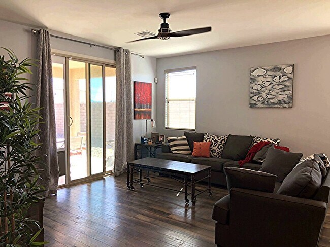 Foto del edificio - Nice Home with Upgrades in Vail School Dis...