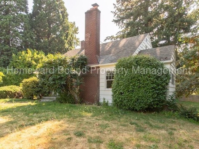 Building Photo - 2733 NE 102nd Ave