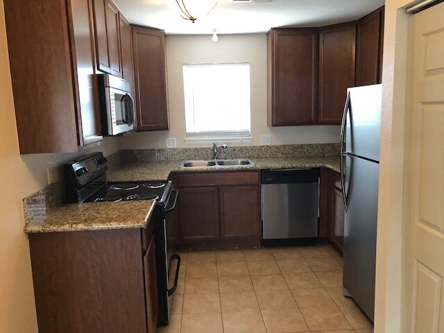 Kitchin with New Cabinetry & Granite Counters - 922 South St