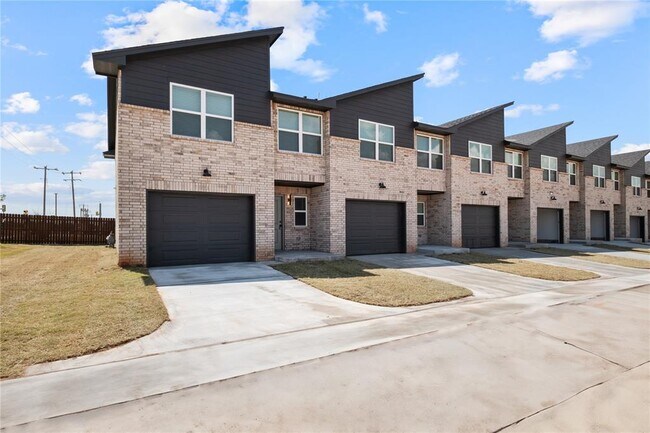 Building Photo - 9709 SW 29th St