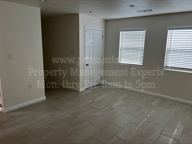 Building Photo - 2206 Buena Vista Ave