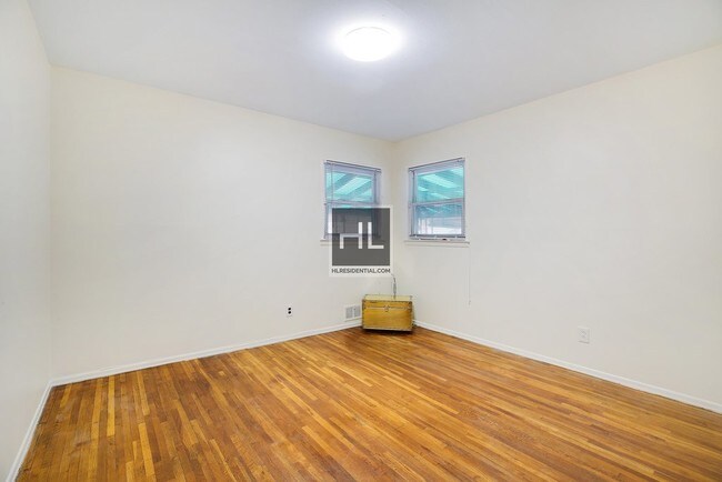Foto del edificio - 4630 Oceania St