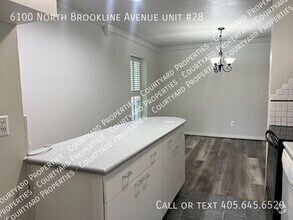 Building Photo - 6100 N Brookline Ave