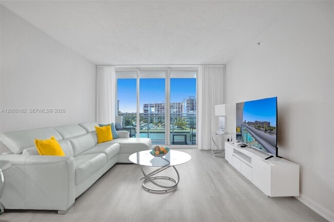 Building Photo - 3000 S Ocean Dr