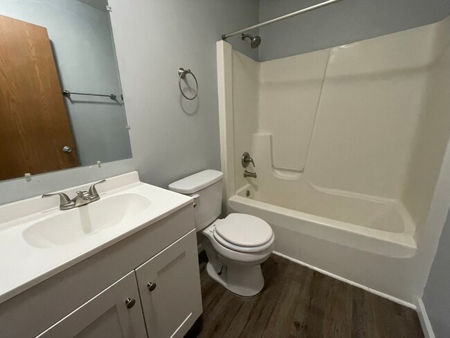 Building Photo - 360 Stone Dr