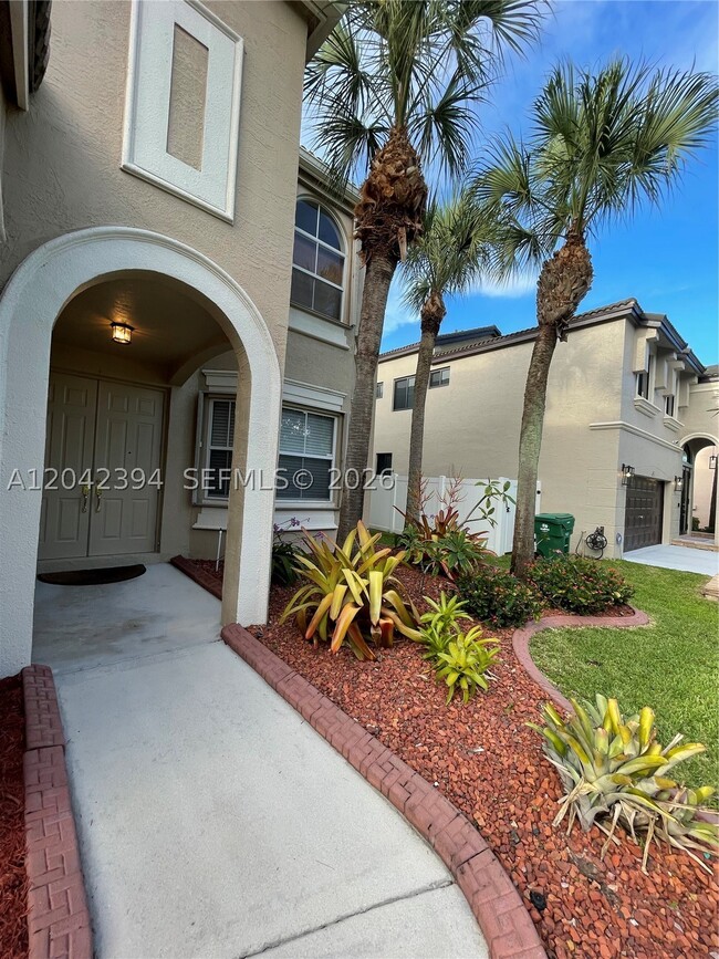 Building Photo - 16331 SW 49th Ct