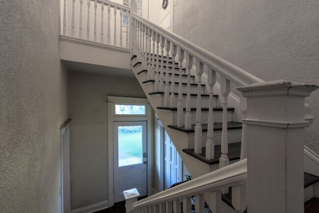 Foto del edificio - 410 E Carson St