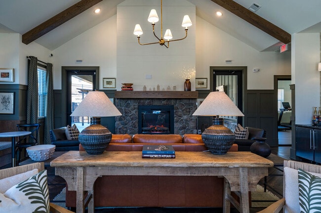 Building Photo - Encore at Reems Creek