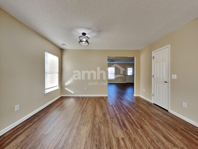 Foto del edificio - 235 Emerald Isle Dr