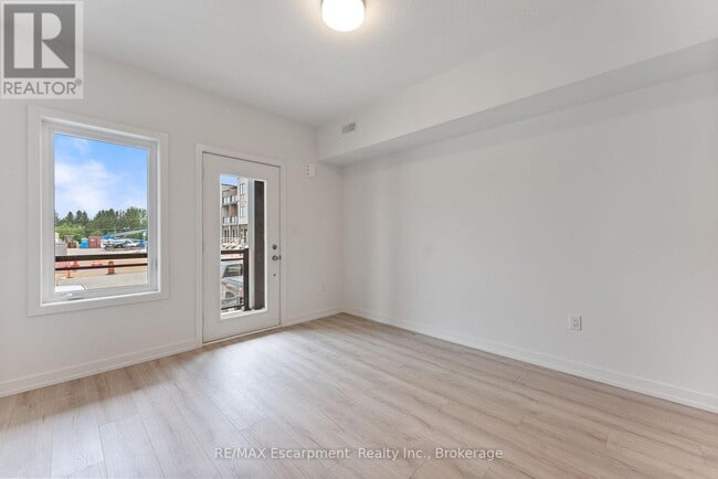 Photo du bâtiment - 940-940 St David St N