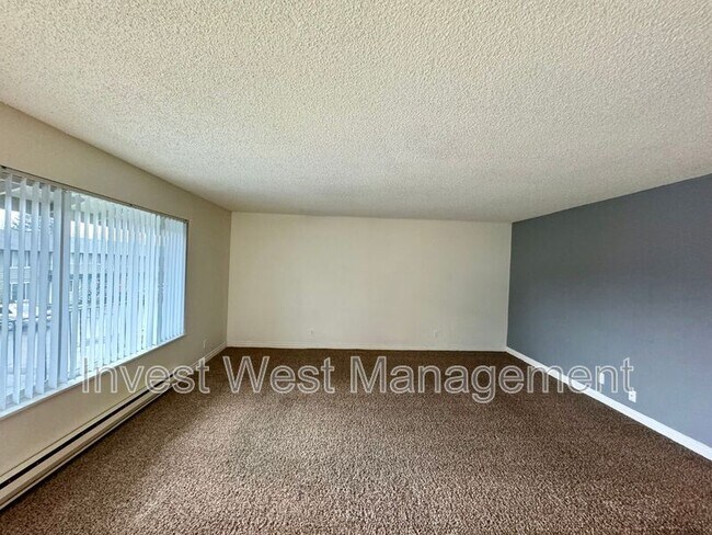 Building Photo - 972-933 33rd Ave