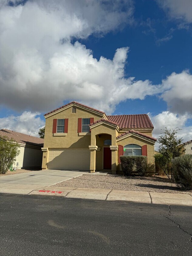 Building Photo - 4 BEDROOM HOME IN TOLLESON