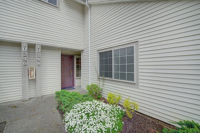 Foto del edificio - 2bd/2.5ba Kirkland Townhome