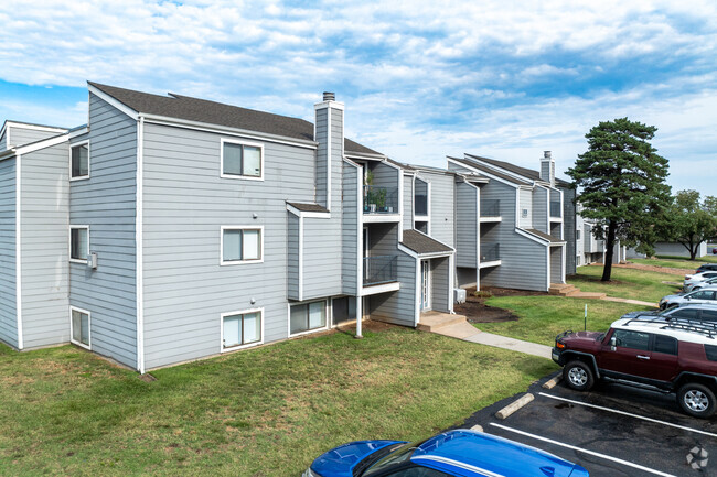 Building Photo - The Club at Cherry Hills Apartments