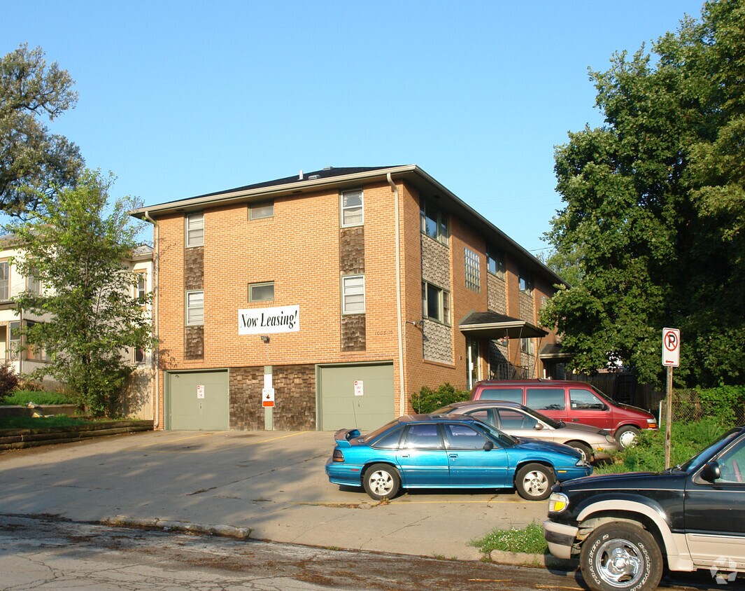 Primary Photo - Storybook Apartments