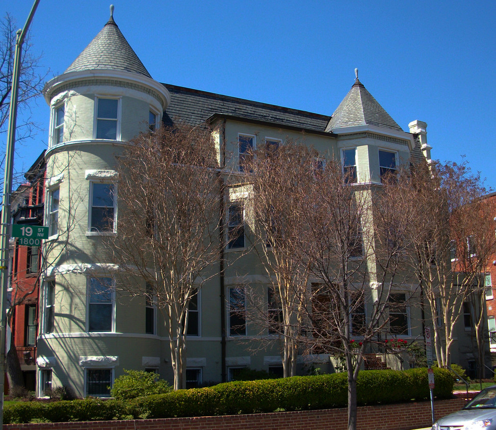 Primary Photo - Maison à Dupont Apartments